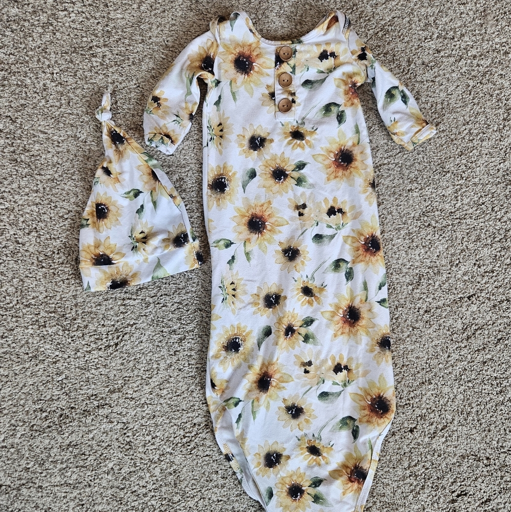 Caden Lane Sunflower Hat And Gown